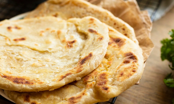 А вы пробовали катламу? Обнародован рецепт невероятно вкусных лепешек